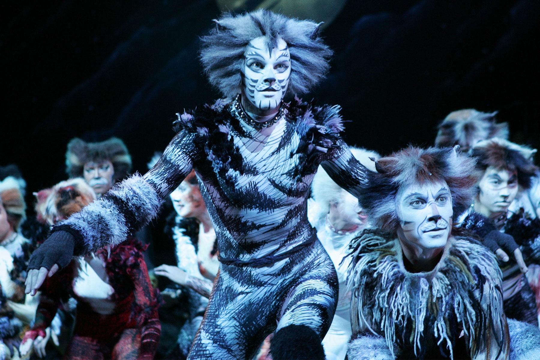 Seeing 'Cats' on Broadway Is the Greatest Acid Trip You'll Ever Take –  Fodors Travel Guide